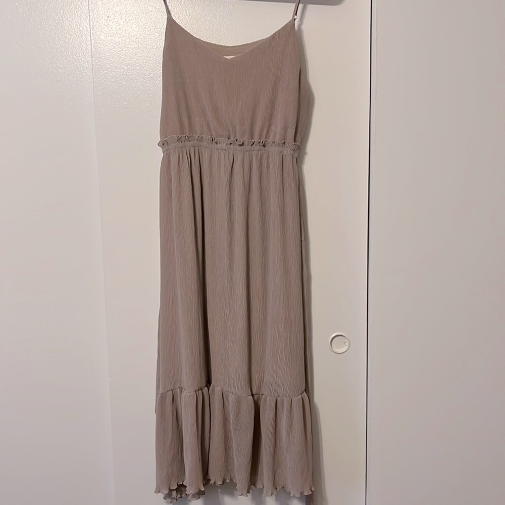 Sweet Wanderer size L midi lettuce hem dress in beige